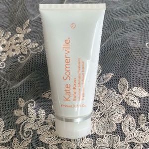 KATE SOMERVILLE 2 minute intensive exfoliant!